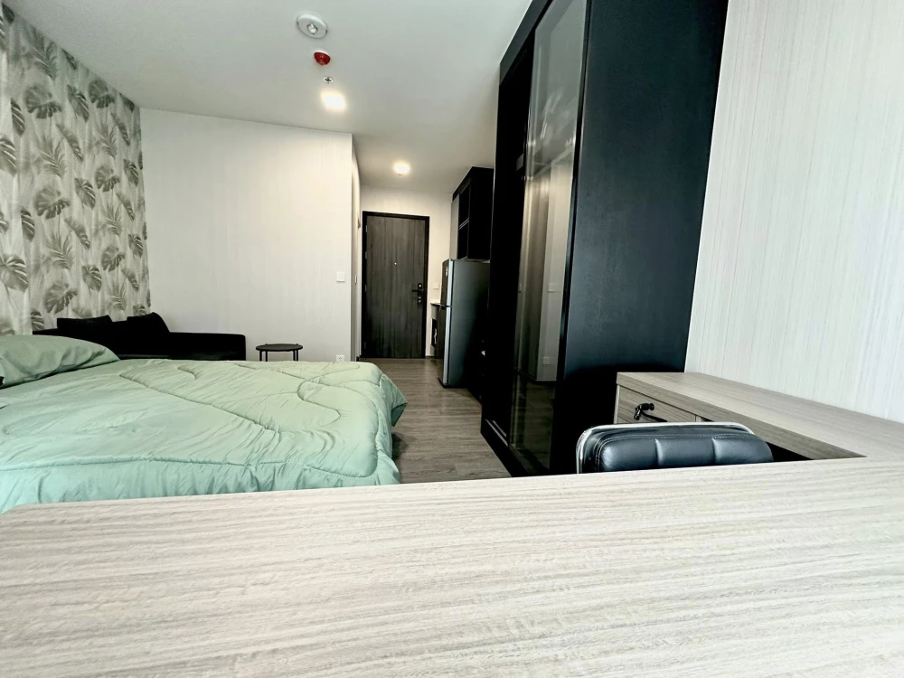 ให้เช่าคอนโด Modiz avantgarde ห้องสตูดิโอ ชั้น 2 ไม่สูง ติดวอลเปเปอร์อย่างดี ราคาอย่างโดน จองเลย