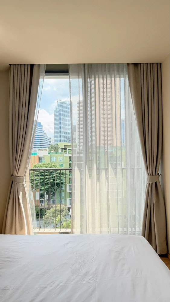 ให้เช่าคอนโด  NOBLE AROUND SUKHUMVIT 33 ห้องมุมขนาดใหญ่ ชั้น 7 วิวสวน มุมมองโปร่ง ไม่ Block มาจองเลย