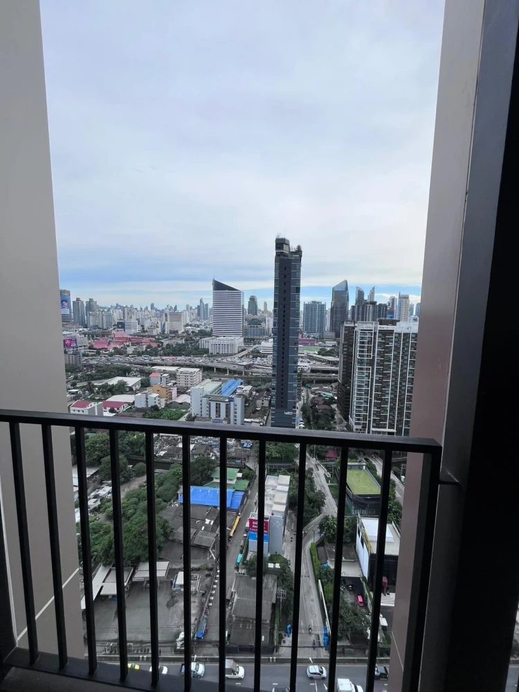 ให้เช่าคอนโด Nue District R9 ห้องใหญ่อยู่ พื้นที่ใช้สอยจุใจ สะดวกครบจบที่นี่ ลากกระเป๋าเข้าอยู่ได้เลย