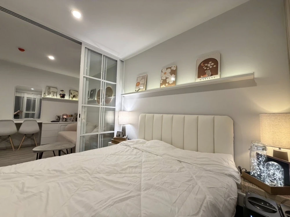 Condo for rent at Regent Home Bangna. The unit is well-partitioned with separate zones, offering great value. Don't miss out!