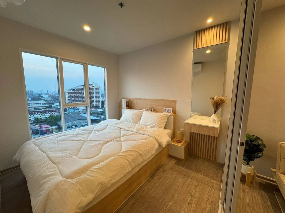 Condo for rent at Regent Home Bangna. Nice, well-partitioned unit with separate zones. Book now, don't wait!