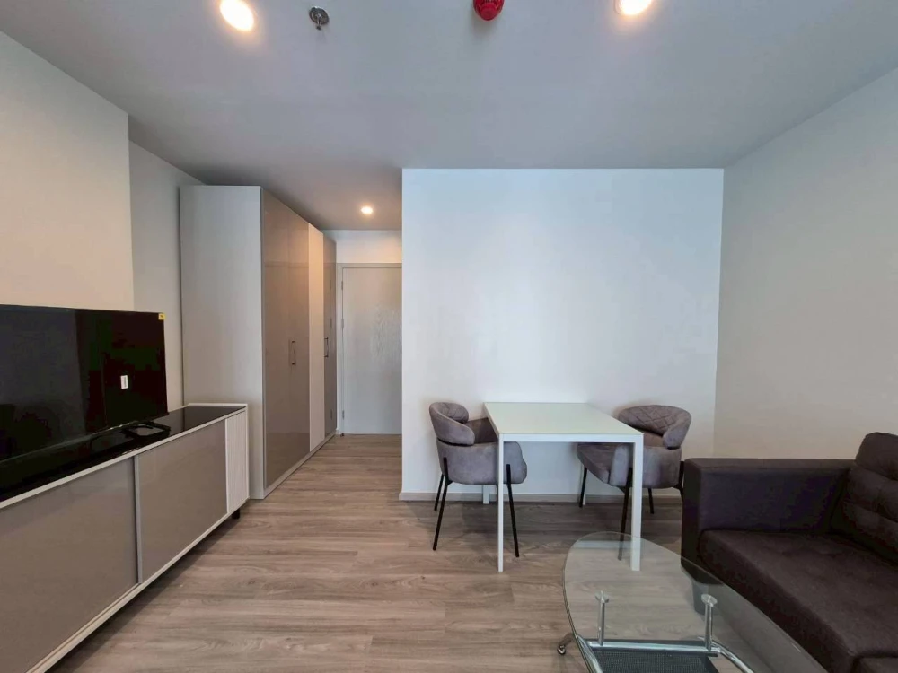 ให้เช่าคอนโด Regent Home Bangna ห้องพร้อมอยู่ เฟอร์ เครื่องใช้ไฟฟ้าครบ ราคาไม่แรง ครบจบที่เดียว จองเลย