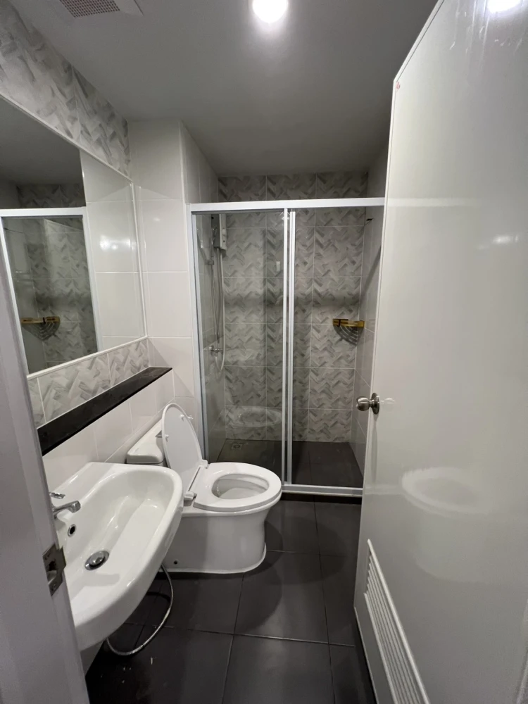 ให้เช่าคอนโด Regent Home Wuttakat ห้องพร้อมอยู่ กั้นแยกเป็นสัดส่วน แบ่งโซนลงตัว มาจองได้แล้ววันนี้ อย่ารอช้า