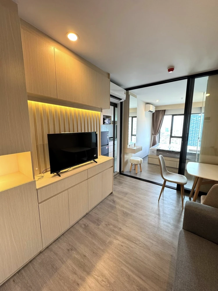 ให้เช่าคอนโด Regent home wutthakat ห้องมุมทิศเหนือ แต่งพร้อมอยู่ สิ่งอำนวยความสะดวกครบ จองเลย