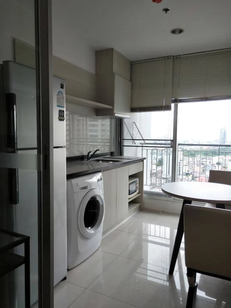 ให้เช่าคอนโด Ryhthm sathorn narathiwas ห้องพร้อมอยู่ สิ่งอำนวยความสะดวกครบ รีบมาจองเลย อย่าพลาด