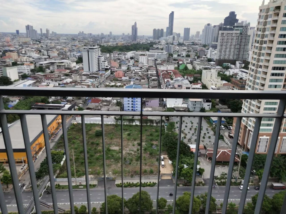 ให้เช่าคอนโด Ryhthm sathorn narathiwas ห้องพร้อมอยู่ สิ่งอำนวยความสะดวกครบ รีบมาจองเลย อย่าพลาด