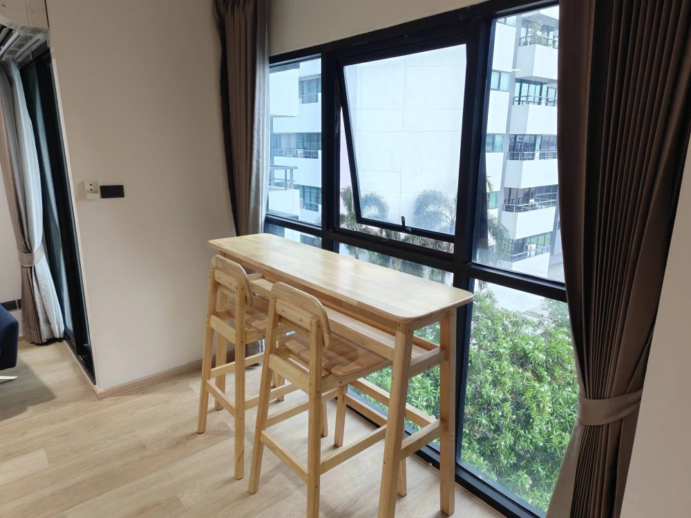ให้เช่าคอนโด Sathorn Gardens ห้องสตูดิโอ ชั้น 9 วิวสระว่ายน้ำ อุปกรณ์ครบชุด หิ้วกระเป๋าเข้าอยู่ได้ทันที