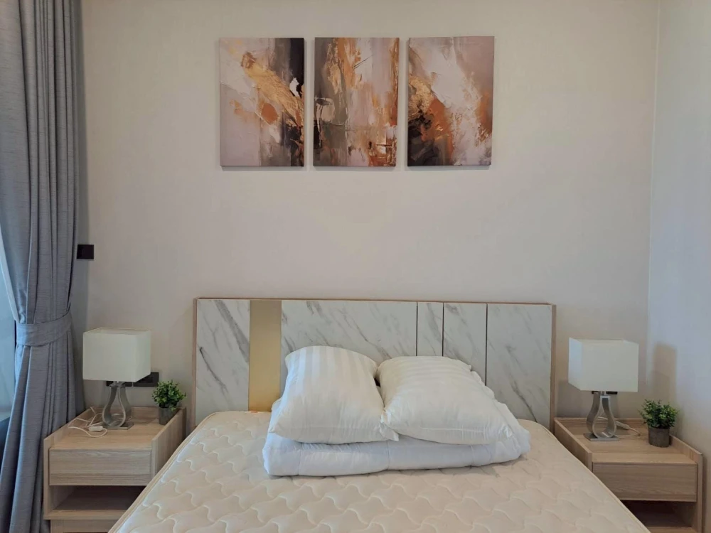 Condo for rent at Siamese Exclusive Sukhumvit 31. Ready to move in, fully furnished. Book now, don't miss out!