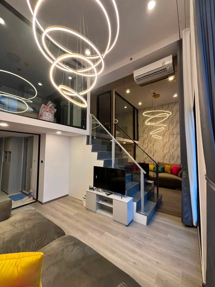 ให้เช่าคอนโด SOHO Bangkok Ratchada ห้อง Duplex 2 ชั้น 14 ได้วิวสูง เฟอร์นิเจอร์และเครื่องใช้ไฟฟ้าครบ มาจองเลย