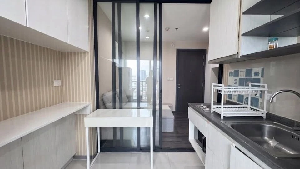 ให้เช่าคอนโด The Base Park West ห้องพร้อมอยู่ สิ่งอำนวยความสะดวกครบ ราคาอย่างโดน มาจองเลย