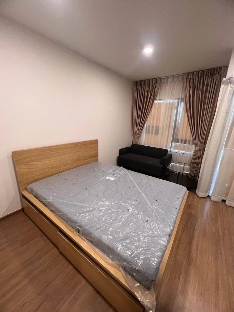 Condo for rent at The Living Phetkasem, studio room, 16th floor, high floor with great view, fully furnished. Move in now!