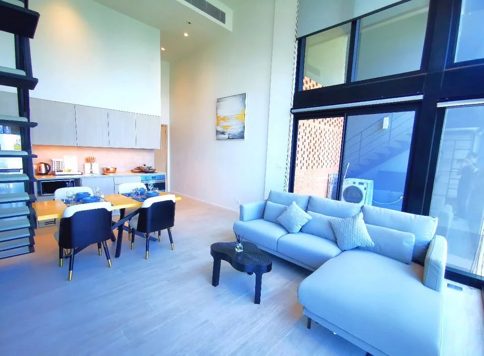ให้เช่าคอนโด  The Lofts Silom ห้องกว่างขวาง มาพร้อมพื้นที่ใช้สอยจุใจ สิ่งอำนวยความสะดวกครบครัน รีบย้าย