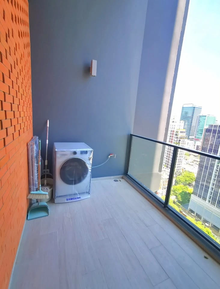 ให้เช่าคอนโด  The Lofts Silom ห้องกว่างขวาง มาพร้อมพื้นที่ใช้สอยจุใจ สิ่งอำนวยความสะดวกครบครัน รีบย้าย