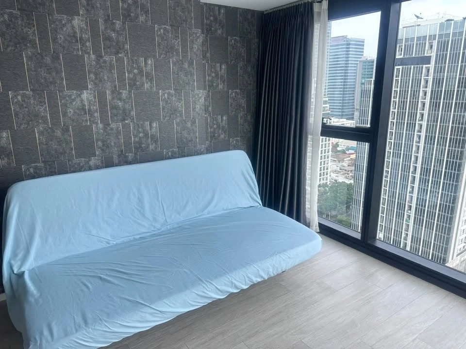 ให้เช่าคอนโด  The Lofts Silom ห้องกว่างขวาง มาพร้อมพื้นที่ใช้สอยจุใจ สิ่งอำนวยความสะดวกครบครัน รีบย้าย