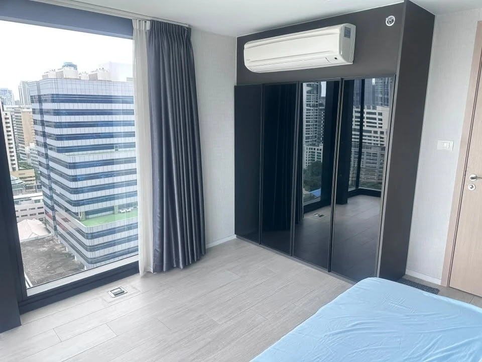 ให้เช่าคอนโด  The Lofts Silom ห้องกว่างขวาง มาพร้อมพื้นที่ใช้สอยจุใจ สิ่งอำนวยความสะดวกครบครัน รีบย้าย