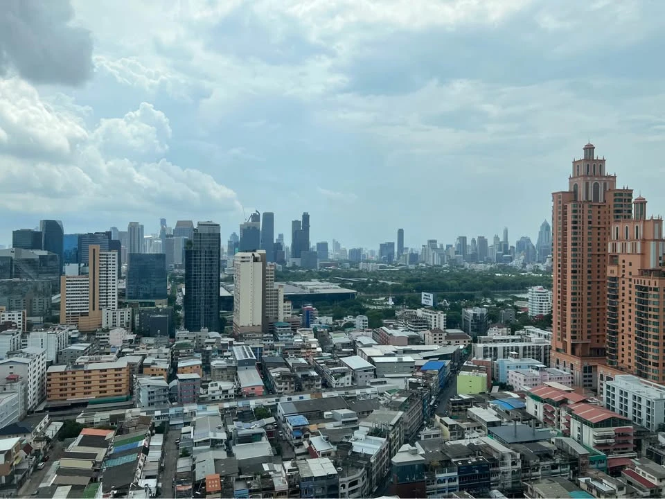 ให้เช่าคอนโด The Lumpini 24 ห้องพร้อมอยู่ สิ่งอำนวยความสะดวกครบครัน ราคาดี รีบมาจับจองเลย
