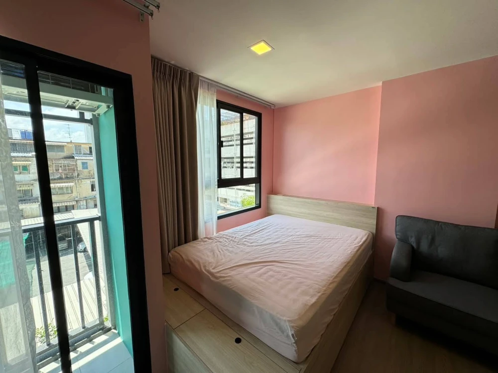 ให้เช่าคอนโด The Muve Ram 22 ห้องพร้อมอยู่ เฟอร ์เครื่องใช้ไฟฟ้าครบ ลากกระเป๋าเข้าอยู่ได้เลย