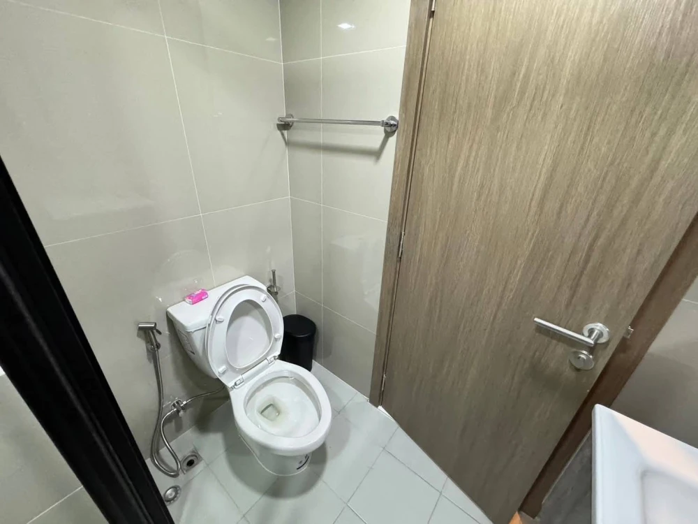 ให้เช่าคอนโด The Muve Ram 22 ห้องพร้อมอยู่ เฟอร ์เครื่องใช้ไฟฟ้าครบ ลากกระเป๋าเข้าอยู่ได้เลย