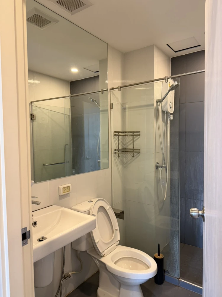 ให้เช่าคอนโด The Origin Ram 209 Interchange ห้องน่าอยู่ กั้นแยกเป็นสัดส่วน สะดวกครบจบที่นี่ มาจองเลย