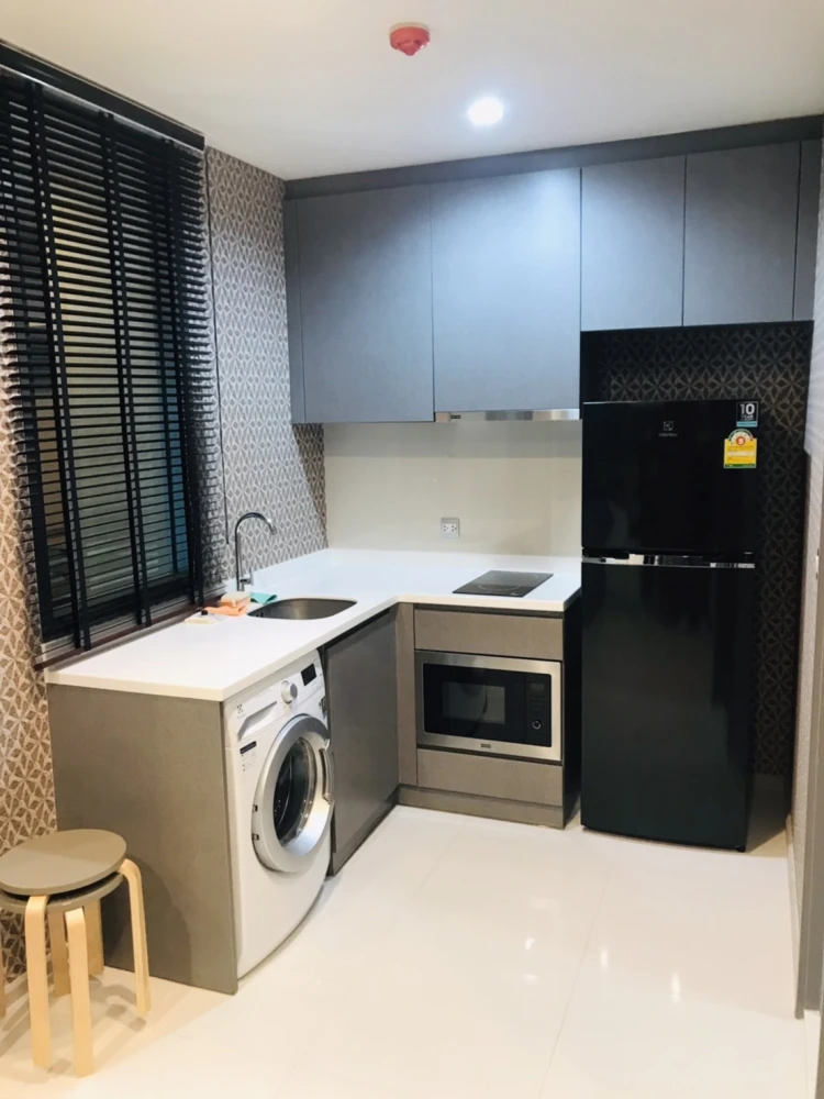 ให้เช่าด่วน!! คอนโด ริธึ่ม รางน้ำ ราคาถูกมาก ห้องสวยเวอร์ หิ้วกระเป๋าเข้าอยู่ได้เลย ห้ามพลาด!!