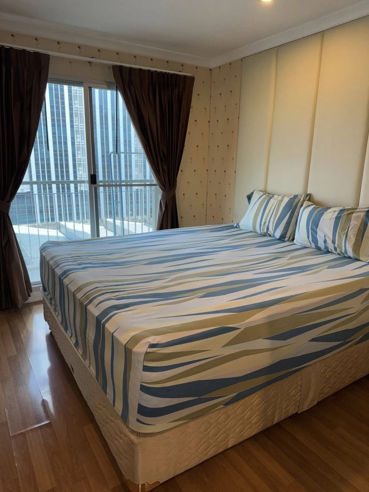 ให้เช่าด่วนๆ คอนโด ลุมพินี เพลส พระราม 9 ห้องพร้อมอยู่ สิ่งอำนวยความสะดวกครบ ลากกระเป๋าเข้าอยู่ได้เลย