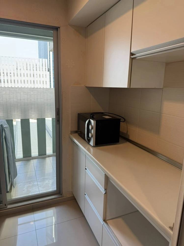 ให้เช่าด่วนๆ คอนโด ลุมพินี เพลส พระราม 9 ห้องพร้อมอยู่ สิ่งอำนวยความสะดวกครบ ลากกระเป๋าเข้าอยู่ได้เลย