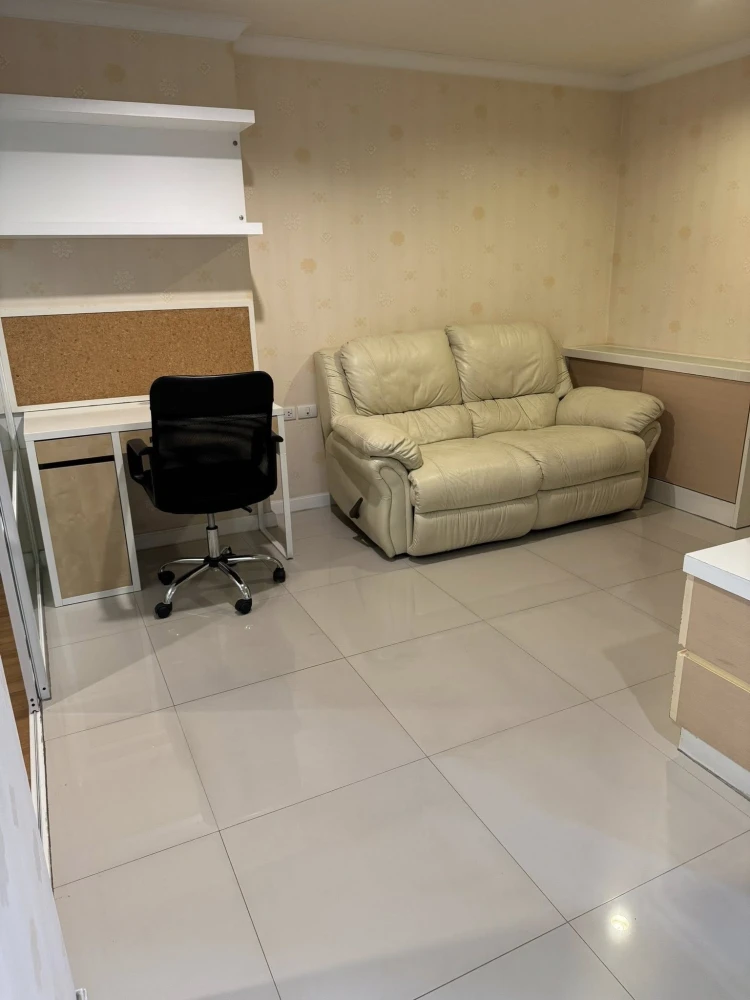 ให้เช่าด่วนๆ คอนโด ลุมพินี เพลส พระราม 9 ห้องพร้อมอยู่ สิ่งอำนวยความสะดวกครบ ลากกระเป๋าเข้าอยู่ได้เลย