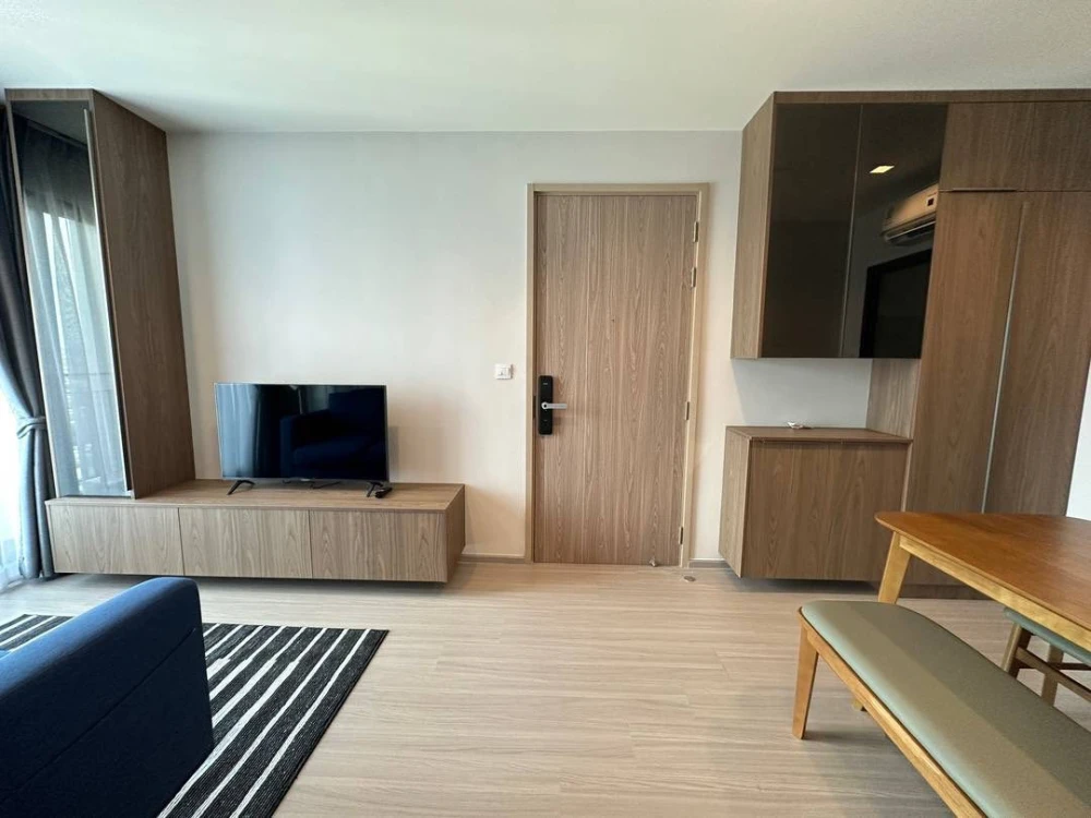 ให้เช่าด่วนๆ Life Sathorn-Sierra ห้องพร้อมอยู่ พื้นที่ใช้สอยจุใจ สะดวกครบจบที่เดียว จองเลยจ้า อย่าพลาด