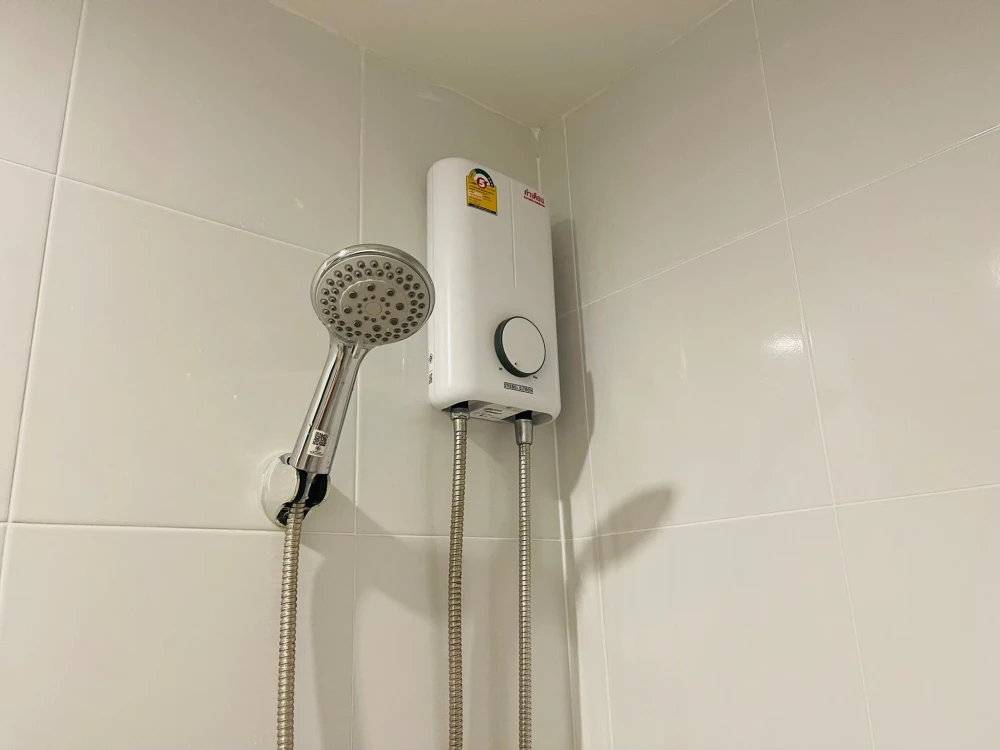 ให้เช่าด่วนๆ Sena Kith ฉลองกรุง-ลาดกระบัง ห้องพร้อมอยู่ เฟอร์ เครื่องใช้ไฟฟ้าครบ ลากกระเป๋าเข้าอยู่ได้เลย