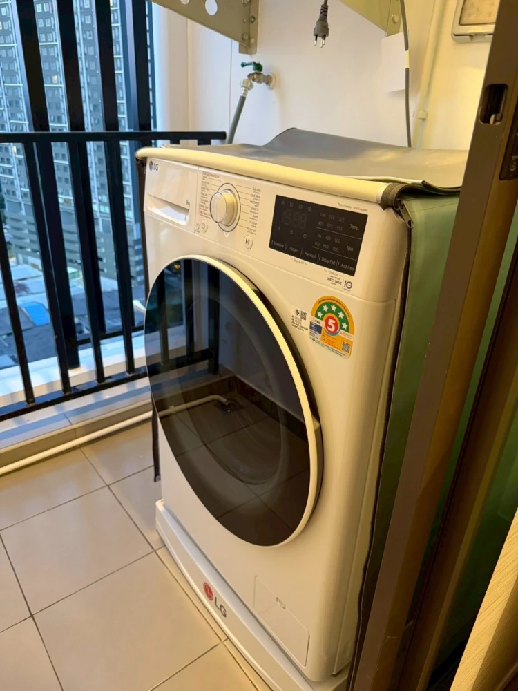 ให้เช่าห้องแต่งหรู Build-in จัดเต็ม คอนโด Regent Home วุฒากาศ  ชั้น 16 ตึก A วิวนอก มองเห็นองค์พระสวยงาม จองเลย