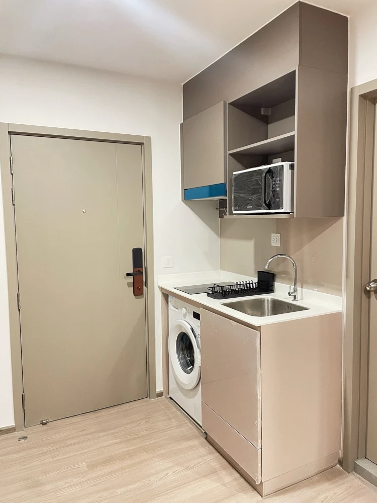 ให้เช่าห้อง Aspire Sukhumvit-Rama4 ห้อง Studio Style Minimal Muji วิวสระว่ายน้ำวิวเมือง บรรยากาศดีมาก จองเลย