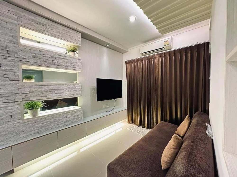 ให้เช่า คอนโดติดหาดจอมเทียนที่ Lumpini ParkBeach Jomtien ได้วิทะเลเริ่ดๆ พร้อมเฟอร์นิเจอร์บิวท์อินอย่างดี รีบจองเลย