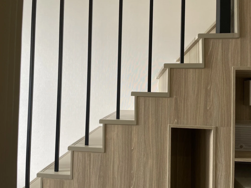 ให้เช่า คอนโดไซมิส 87 เป็นแบบ Duplex ขนาด 40 ตรม.  ใกล้ BTS อ่อนนุช เพียง 350 เมตร ตกแต่งพร้อมอยู่ พร้อมเครื่องใช้ไฟฟ้าครบครัน