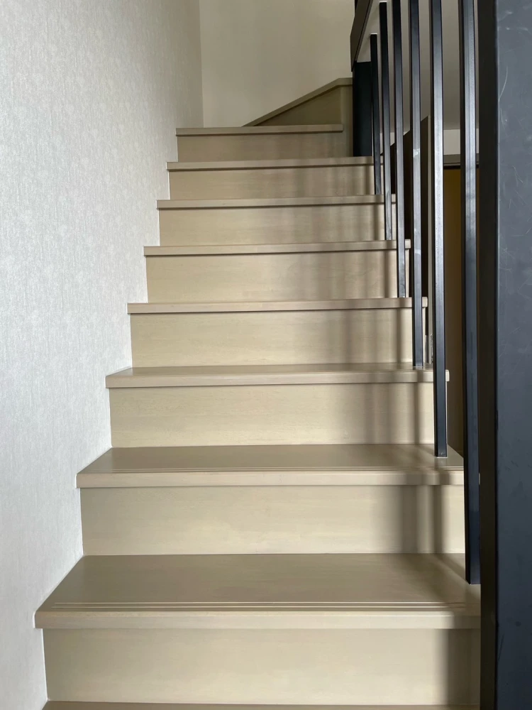 ให้เช่า คอนโดไซมิส 87 เป็นแบบ Duplex ขนาด 40 ตรม.  ใกล้ BTS อ่อนนุช เพียง 350 เมตร ตกแต่งพร้อมอยู่ พร้อมเครื่องใช้ไฟฟ้าครบครัน