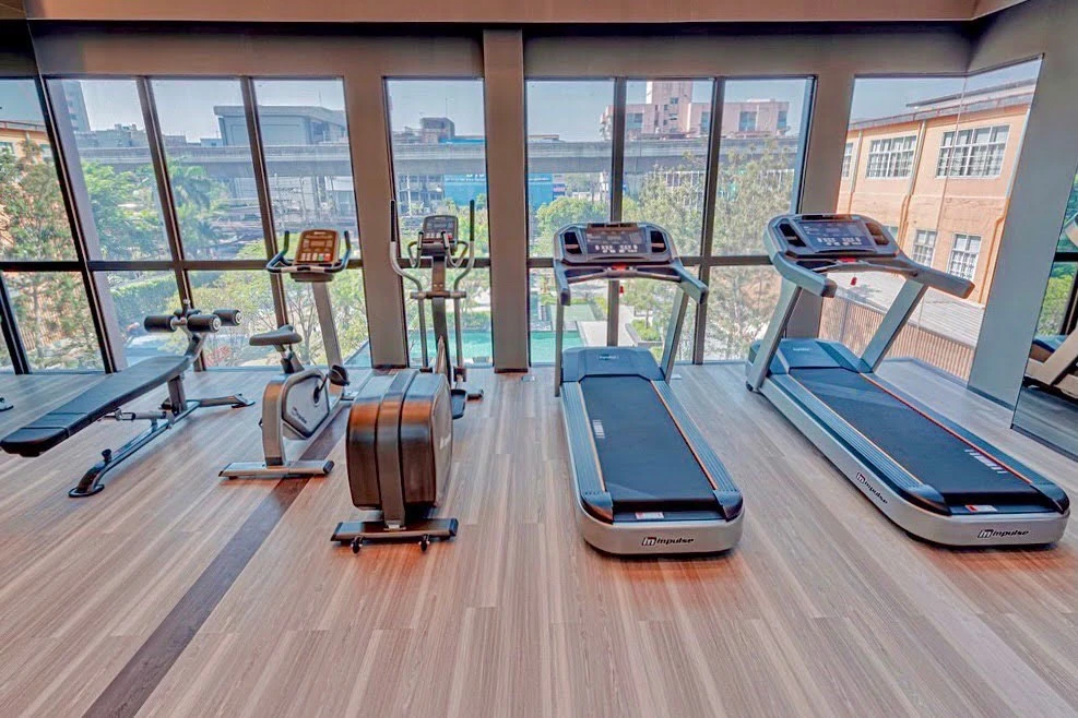 ให้เช่า คอนโดไซมิส 87 เป็นแบบ Duplex ขนาด 40 ตรม.  ใกล้ BTS อ่อนนุช เพียง 350 เมตร ตกแต่งพร้อมอยู่ พร้อมเครื่องใช้ไฟฟ้าครบครัน