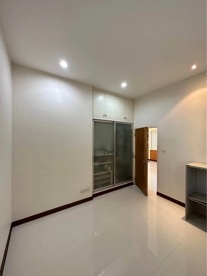 ให้เช่า คอนโด การ์เด้น คอร์ท ห้องมุมมีความเป็นส่วนตัว พื้นที่ใช้สอยเยอะ ไม่จองแล้วจะเสียดายทีหลัง