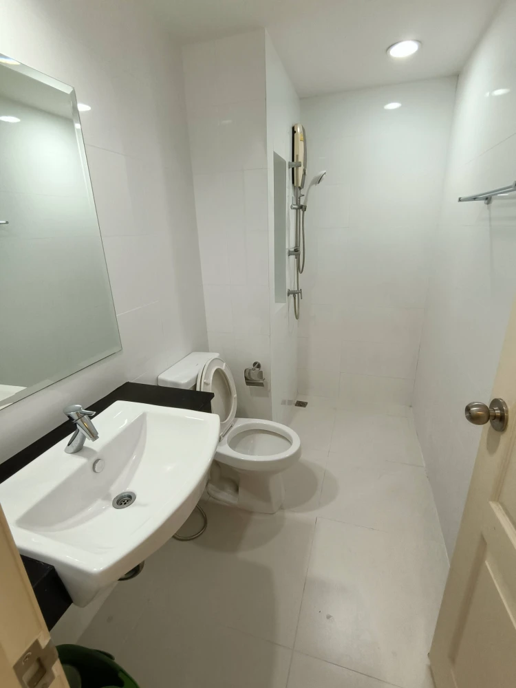 ให้เช่า คอนโด ซัมเมอร์ การ์เดนท์ ห้องพร้อมอยู่ เฟอร์ + เครื่องใช้ไฟฟ้าพร้อม จองเลย