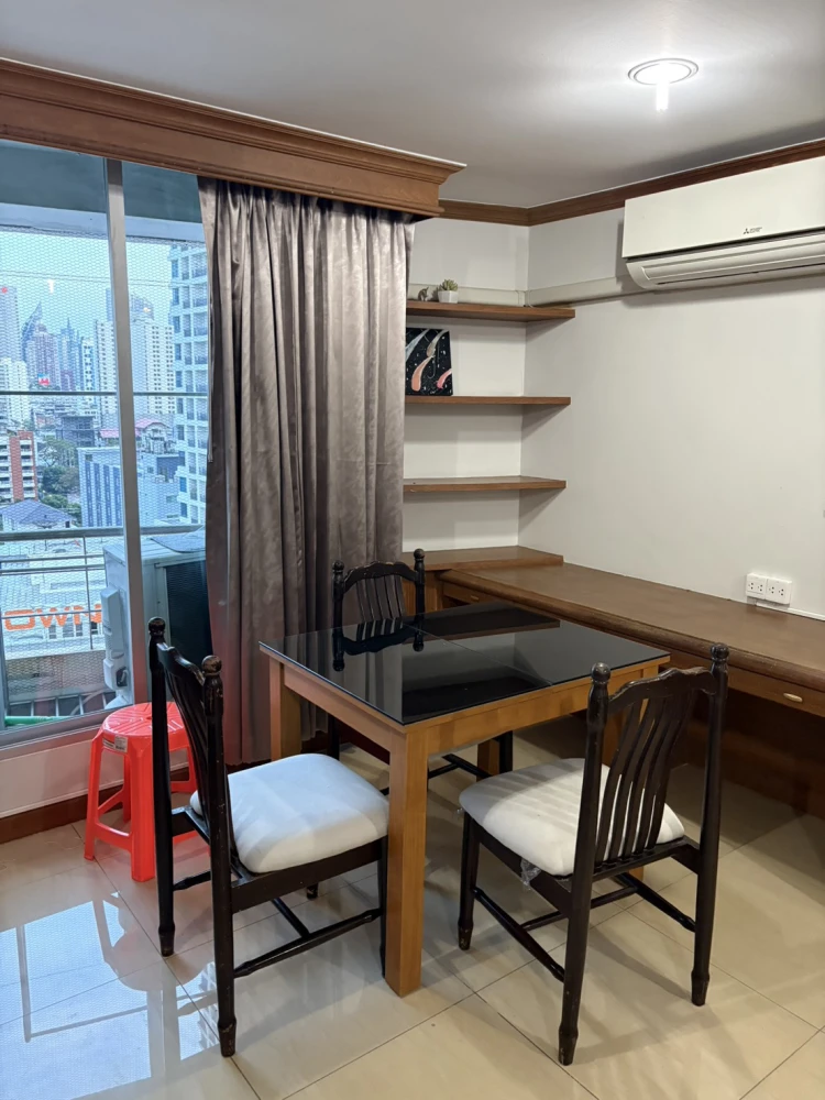 ให้เช่า คอนโด บ้าน ปทุมวัน ชั้น 11 ห้องใหญ่มาก ตกแต่งสวยน่าอยู่ พร้อมเฟอร์นิเจอร์บิวท์อิน จองเลยจ้า