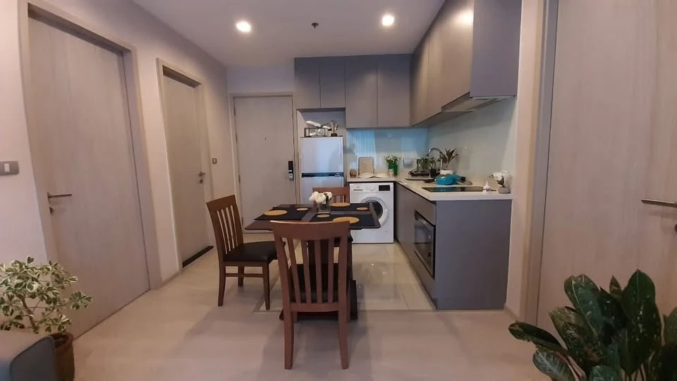ขาย ให้เช่า!! คอนโด ริทึ่ม สุขุมวิท 36-38 ชั้น 20 ห้องมุม เฟอร์นิเจอร์ครบครัน หิ้วกระเป๋าเข้าอยู่ได้ทันที จองเลย!!