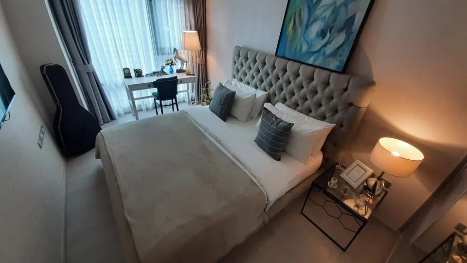 ขาย ให้เช่า!! คอนโด ริทึ่ม สุขุมวิท 36-38 ชั้น 20 ห้องมุม เฟอร์นิเจอร์ครบครัน หิ้วกระเป๋าเข้าอยู่ได้ทันที จองเลย!!