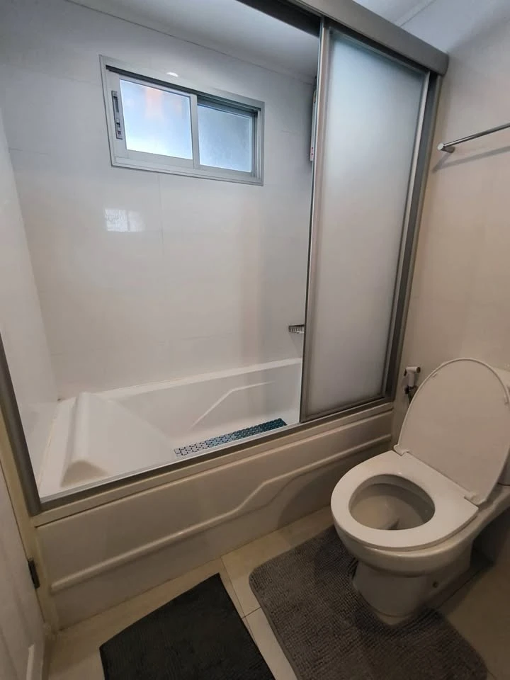 ให้เช่า คอนโด ลุมพินี พระราม4 กล้วยน้ำไท ห้องพร้อมอยู่ เฟอร์ เครื่องใช้ไฟฟ้าครบ พื้นที่จุใจ รีบมาจองเลย อย่าพลาด