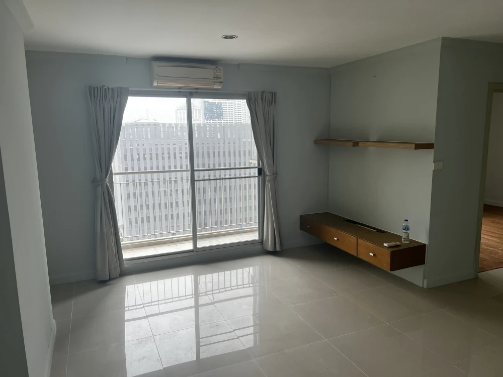 ให้เช่า คอนโด ลุมพินี เพลส พระราม 9-รัชดา ห้องสวย เฟอร์ครบ อยู่สบาย จองเลย!!