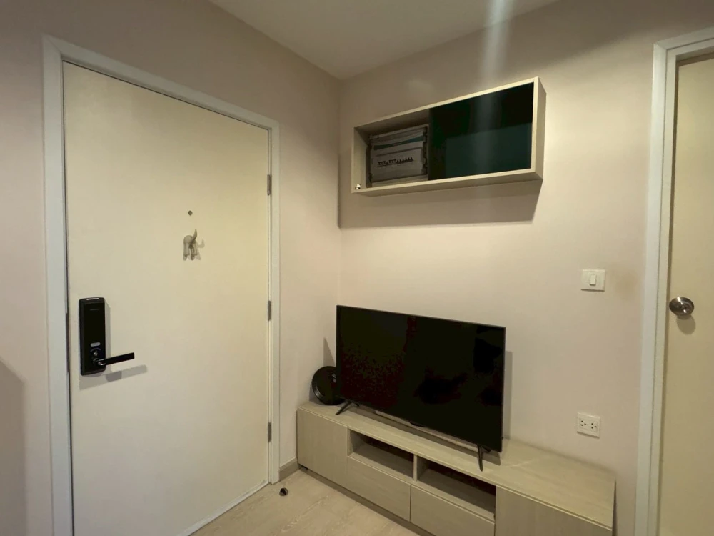 ให้เช่า คอนโด สกายไลน์ รัตนาธิเบศร์ ห้องพร้อมอยู่ เฟอร์ เครื่องใช้ไฟฟ้าครบ ลากกระเป๋าเข้าอยู่ได้เลย จองด่วน