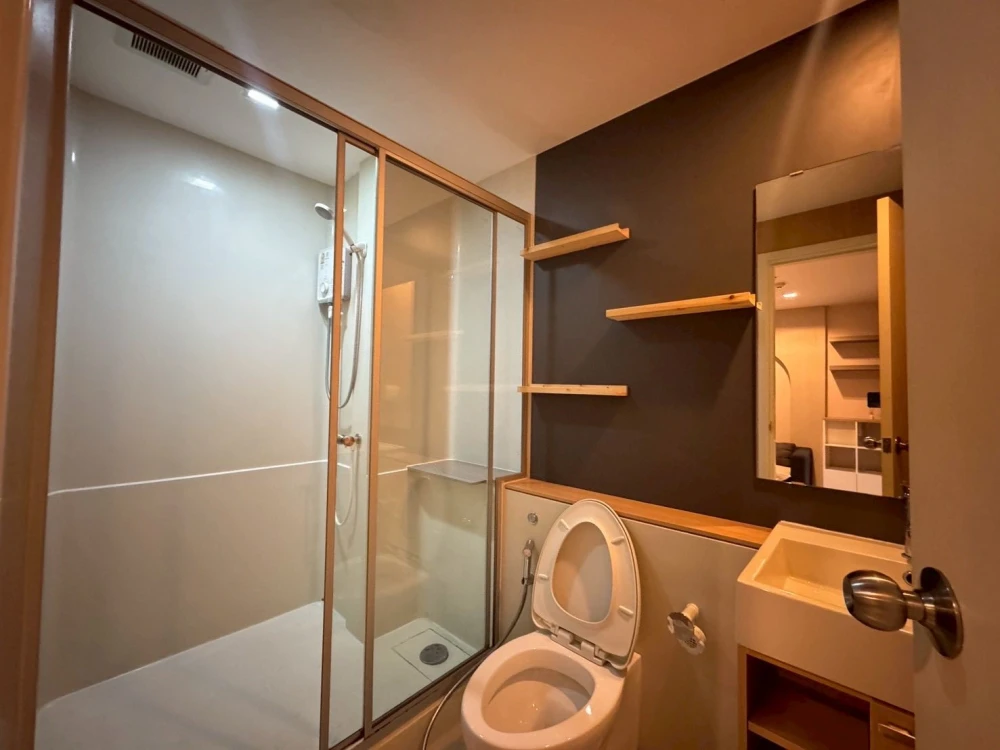 ให้เช่า คอนโด สกายไลน์ รัตนาธิเบศร์ ห้องพร้อมอยู่ เฟอร์ เครื่องใช้ไฟฟ้าครบ ลากกระเป๋าเข้าอยู่ได้เลย จองด่วน