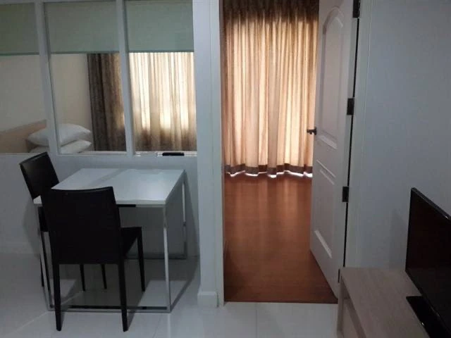 ให้เช่า คอนโด สุรวงศ์ ซิตี้ รีสอร์ท เฟอร์ครบ สะอาด กว้าง