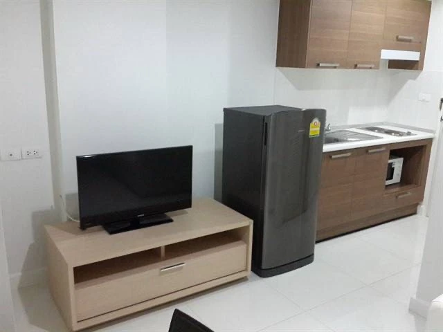 ให้เช่า คอนโด สุรวงศ์ ซิตี้ รีสอร์ท เฟอร์ครบ สะอาด กว้าง