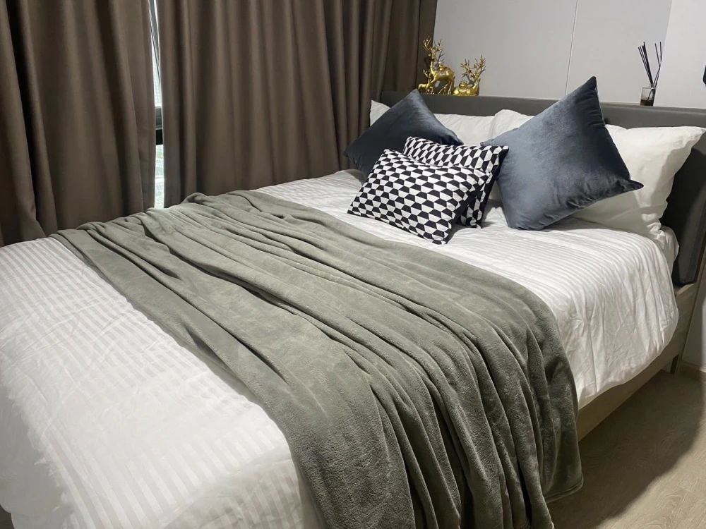 ให้เช่า คอนโด อัลติจูด ยูนิคอร์น สาทร - ท่าพระ  2 ชั้นแบบ Loft เพดานสูง ชั้นสูงสุด วิวสวยมาก เงียบสงบ เป็นส่วนตัว จองด่วน