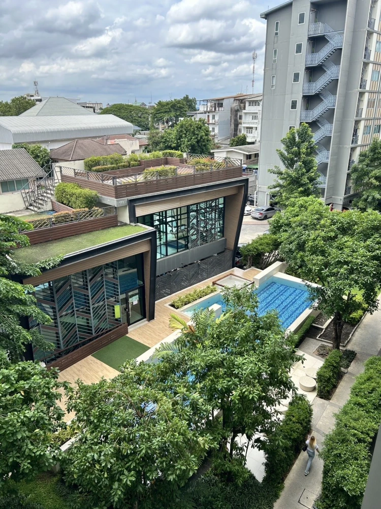 ให้เช่า!! คอนโด เดอะไพรเวซี่ ลาดพร้าว-เสนา ชั้น 2 ตึก B วิวสระว่ายน้ำ ห้องสวย เฟอร์นิเจอร์ครบพร้อมเข้าอยู่ รีบจองเลย ห้ามพลาด!!