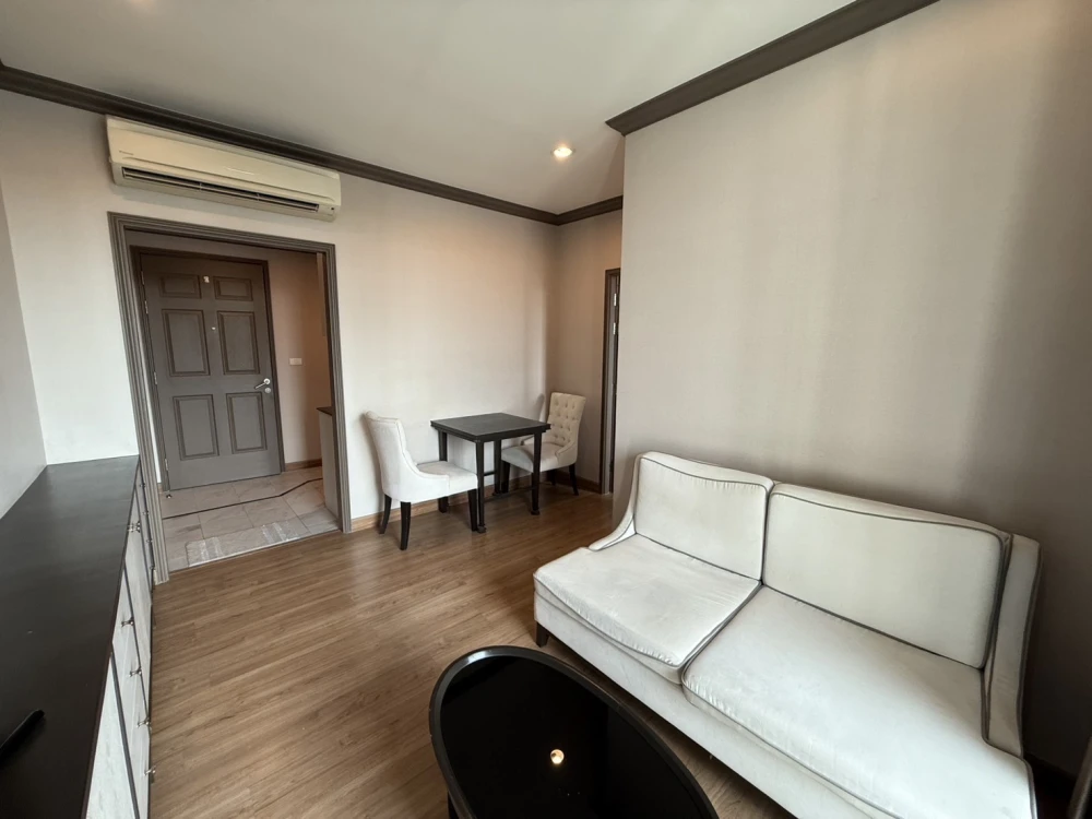 ให้เช่า!! คอนโด เดอะ รีเซิร์ฟ เกษมสันต์ 3 ชั้น 4 ตึก B เฟอร์นิเจอร์ครบ พร้อมเข้าอยู่ รีบจองเลย!!