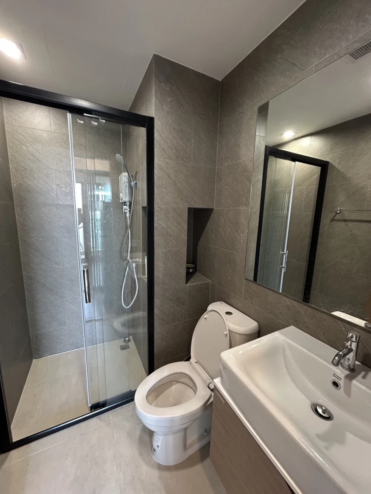 ให้เช่า คอนโด เดอะ ลิฟวิ่น รามคำแหง ทำเลดีราคาโดนใจ จองเลย!!